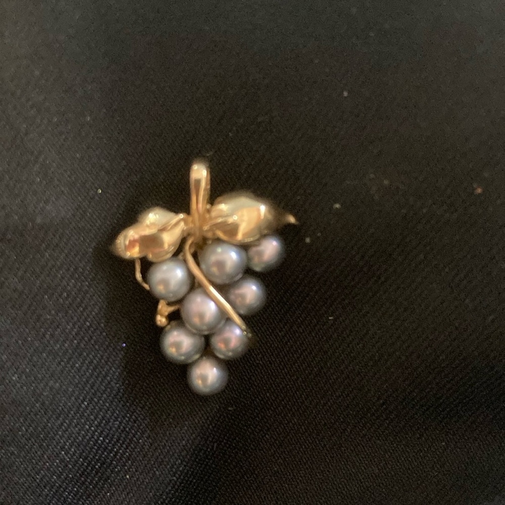 Tahitian pearl and 14k solid gold pendent